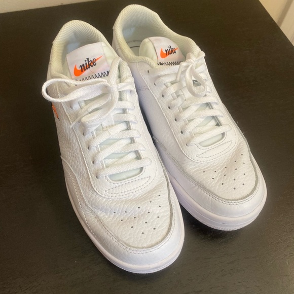 Nike womens shoes - Picture 2 of 4